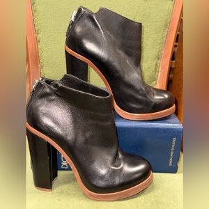 Vero Cuoio Dolce Vita Black Leather Ankle Boots